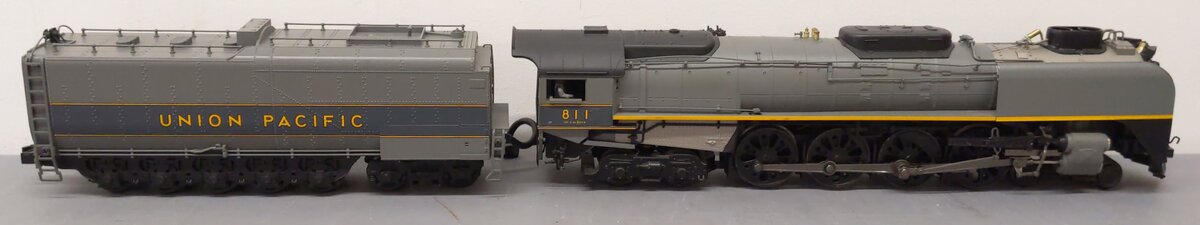 MTH 20-3078-1 O Union Pacific FEF 4-8-4 Locomotive & Tender w/PS2 #811 EX/Box