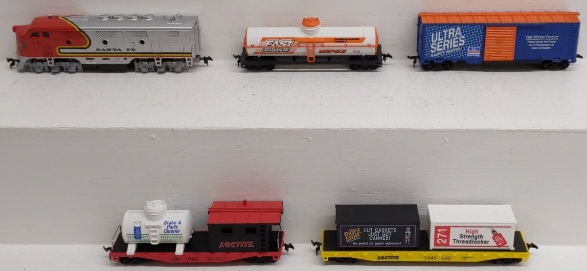 Model Power 800337 HO Scale Santa Fe Diesel Locomotive Freight Set EX/Box