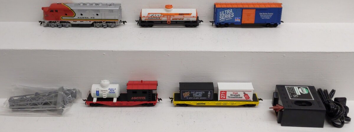 Model Power 800337 HO Scale Santa Fe Diesel Locomotive Freight Set EX/Box