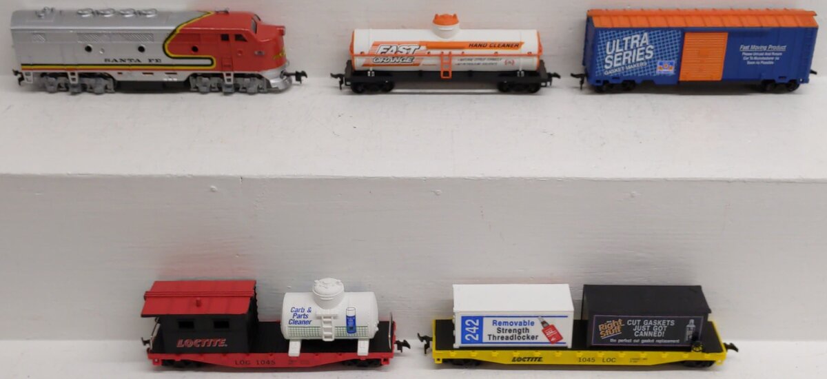 Model Power 800337 HO Scale Santa Fe Diesel Locomotive Freight Set EX/Box