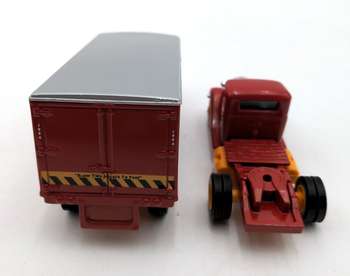 Ertl B745UO 1:50 Pennsylvania 1937 Ford Tractor & Trailer Delivery Truck # 94 EX/Box
