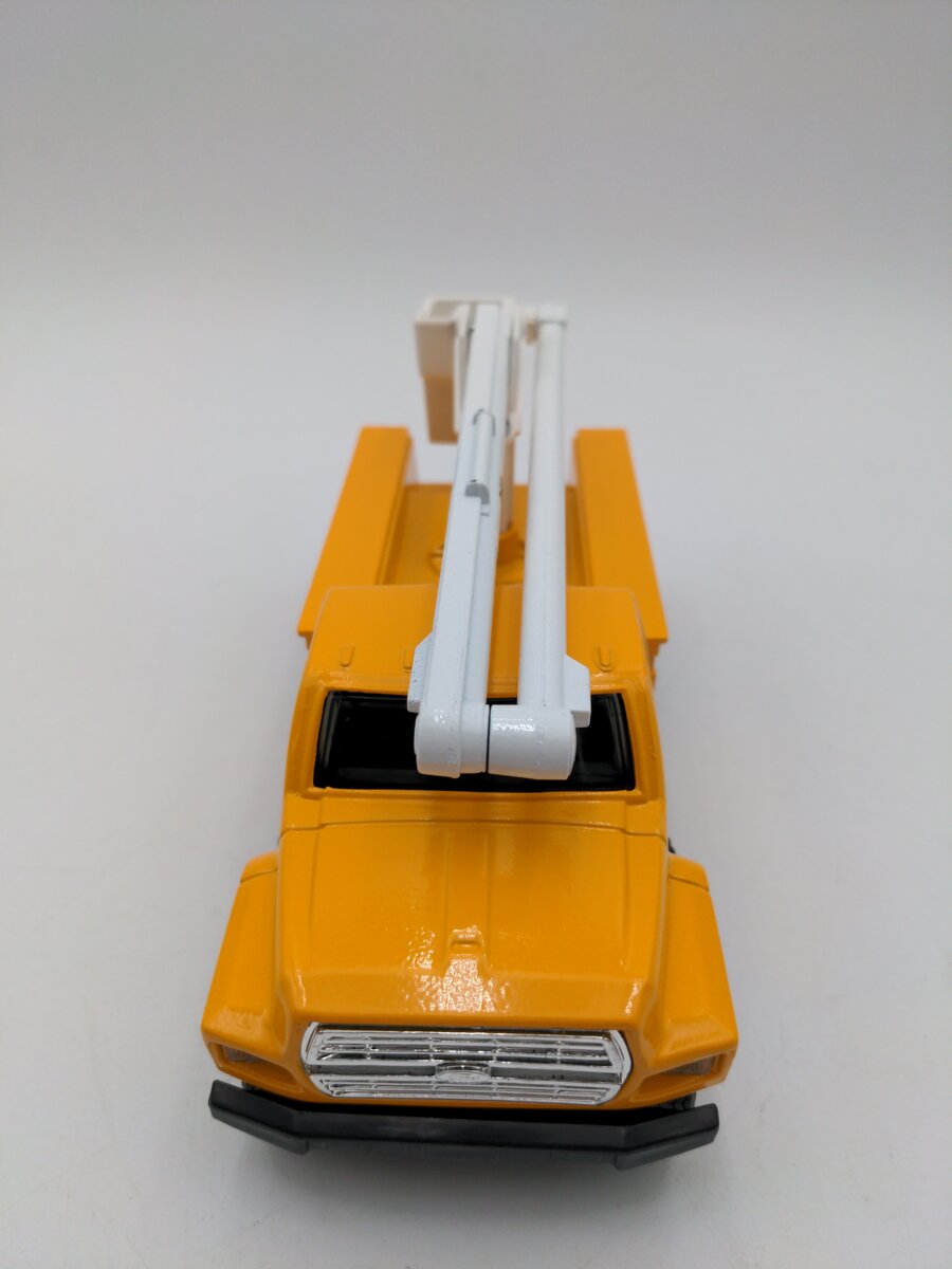 Ertl 3232 Maquoketa Valley REC 1/34 1993 Ford Bucket Utility Truck LN/Box