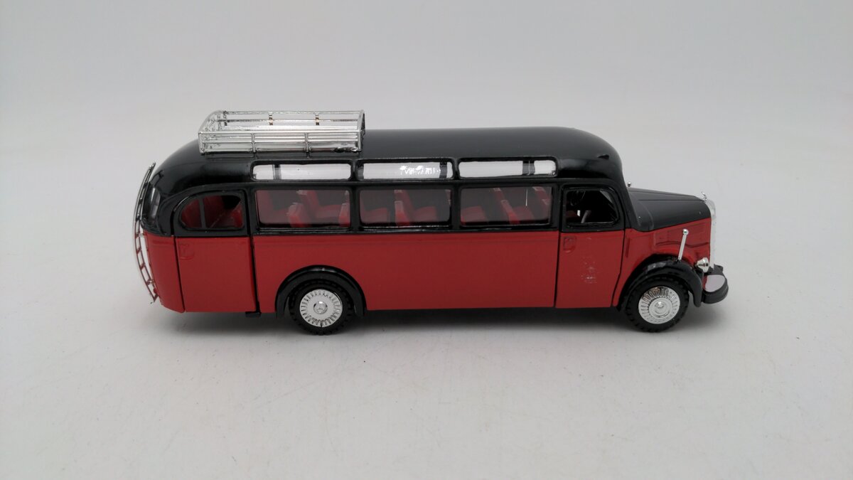 NZG 218 1:40 Scale O3500 Omnibus Red / Black 1949 Mercedes Benz Bus Die Cast EX/Box