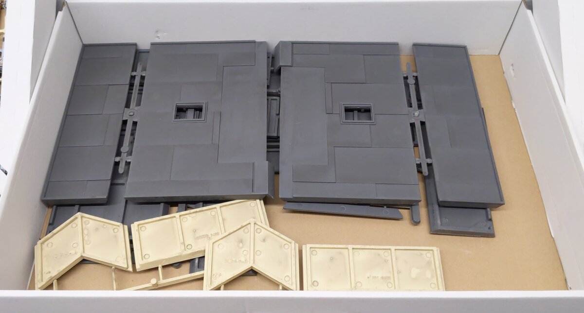 Piko 62035 G Scale Grainery LN/Box