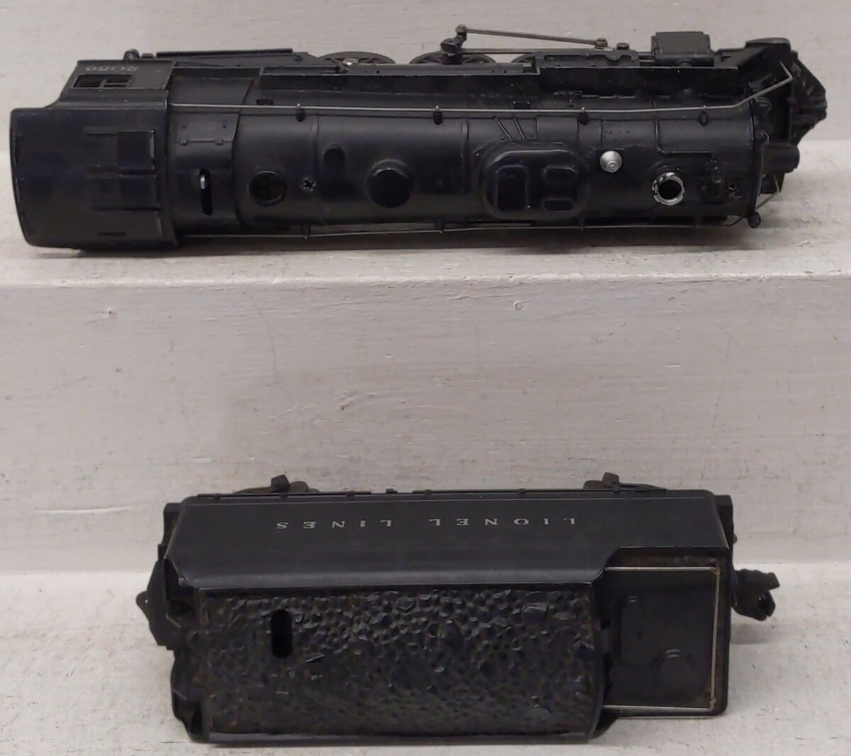 Lionel 2056 Vintage O 4-6-4 Steam Locomotive w/6466WX Tender VG
