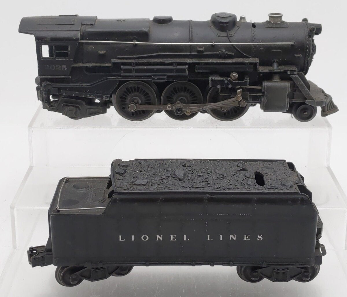 Lionel 2025 Vintage O 2-6-2 Die-Cast Steam Locomotive with 2466WX Tender VG