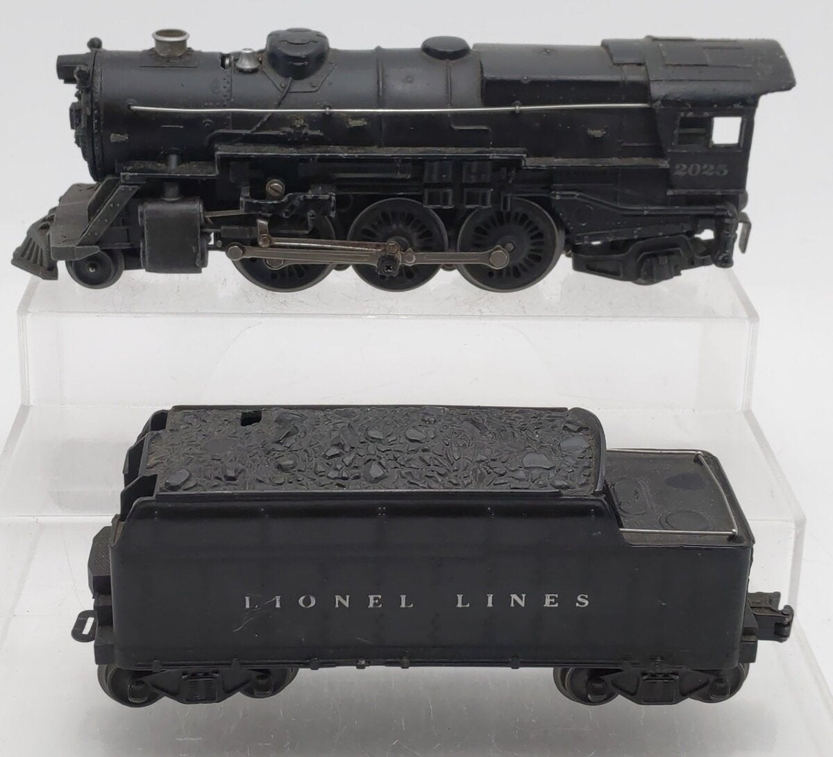 Lionel 2025 Vintage O 2-6-2 Die-Cast Steam Locomotive with 2466WX Tender VG