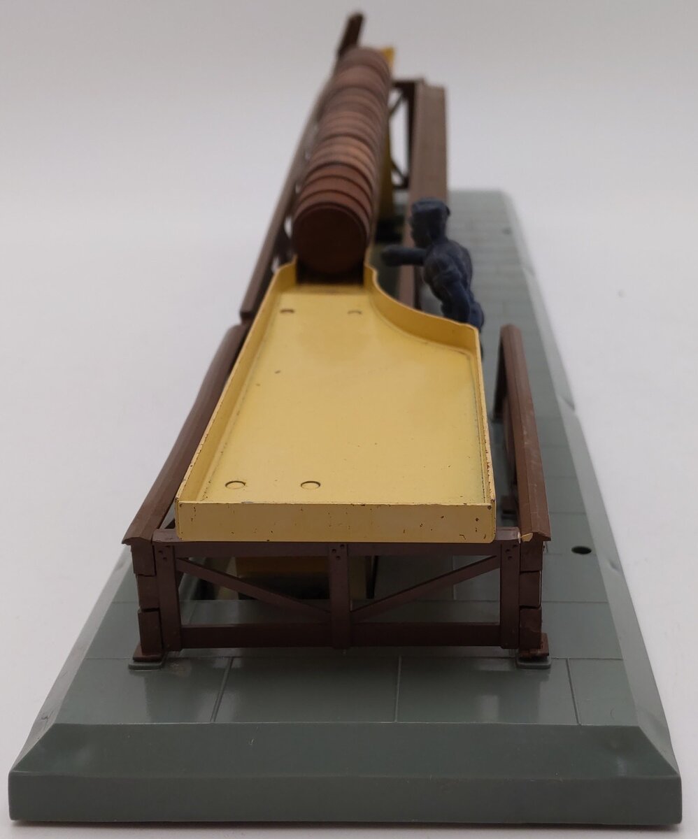 Lionel 362 Vintage O Operating Barrel Loader Ramp VG/Box