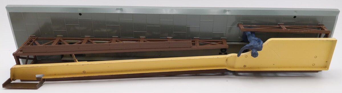 Lionel 362 Vintage O Operating Barrel Loader Ramp VG/Box