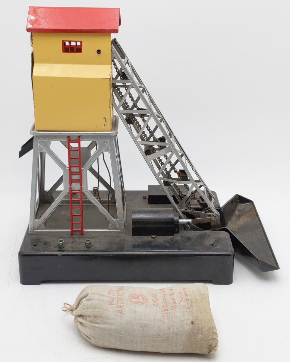 Lionel 97 Vintage O Operating Coal Elevator Loader VG