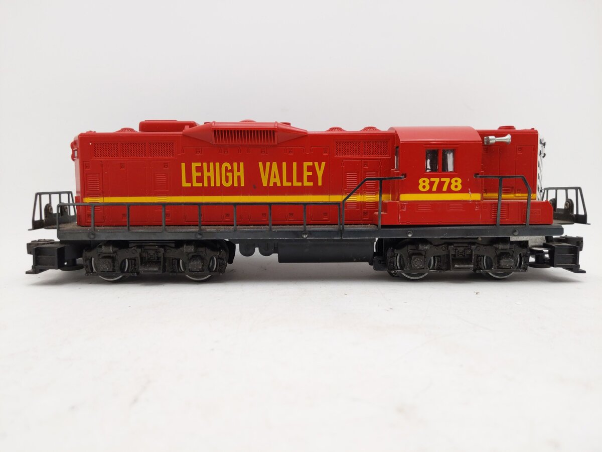 Lionel 6-8778 O Gauge Lehigh Valley GP-9 Non-Pwd. Diesel Locomotive #8778 EX/Box