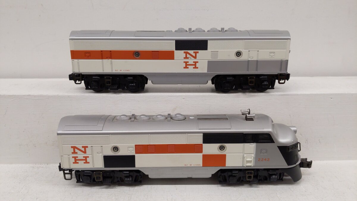 Lionel 6-38332/6-38333 New Haven 2242 AB Diesel Set EX/Box