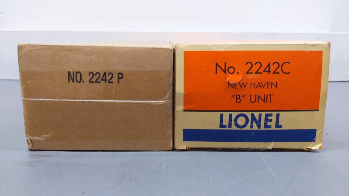 Lionel 6-38332/6-38333 New Haven 2242 AB Diesel Set EX/Box