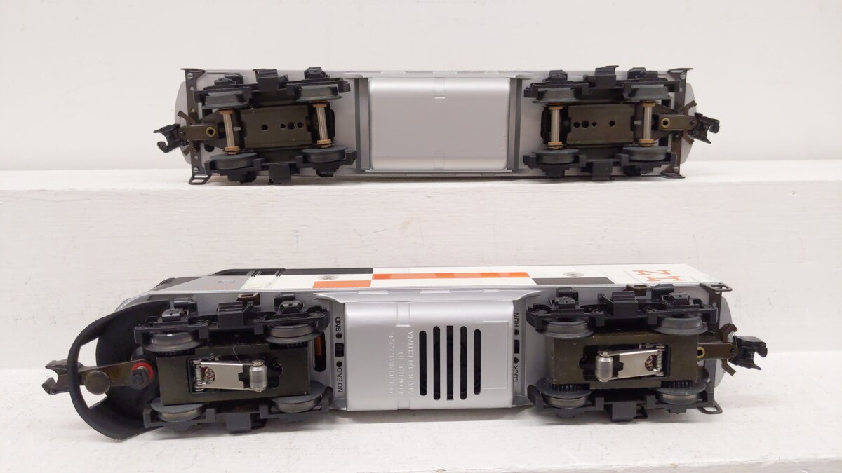 Lionel 6-38332/6-38333 New Haven 2242 AB Diesel Set EX/Box