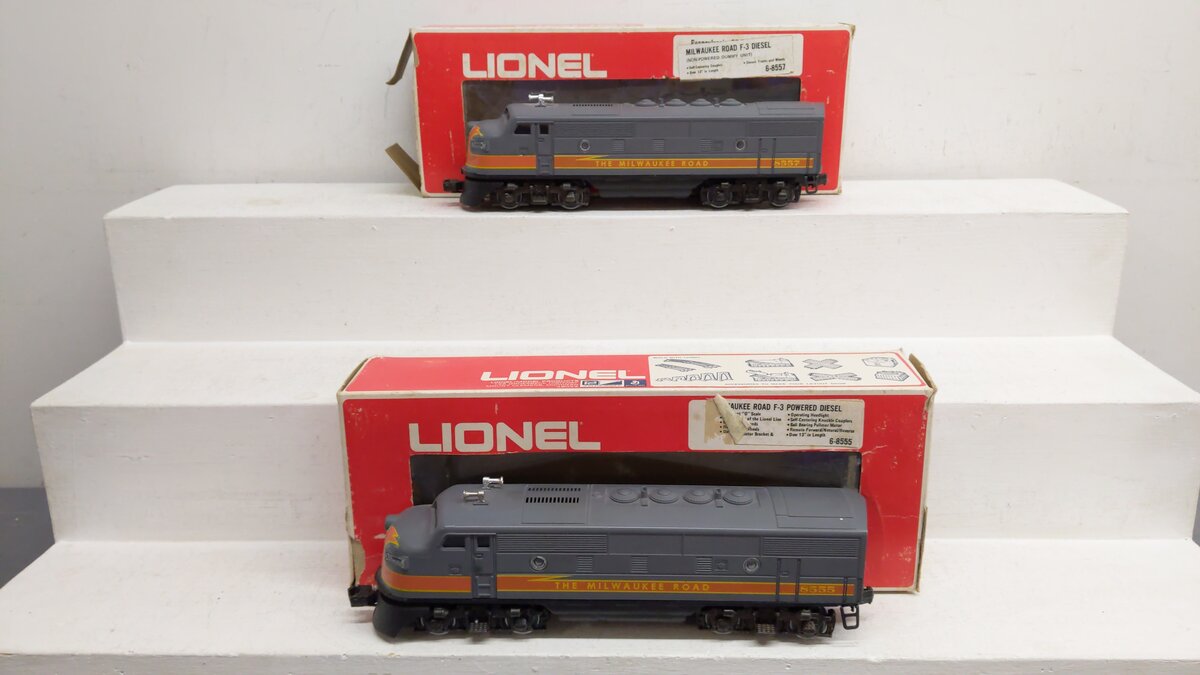 Lionel 6-8555/6-8557 Milwaukee Road F-3 AA Diesel Set EX/Box