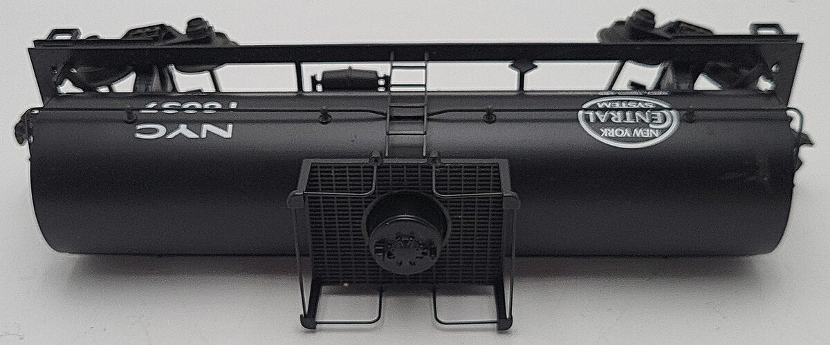 MTH 30-8104 O Gauge New York Central Die-cast Tank Car #16037 EX