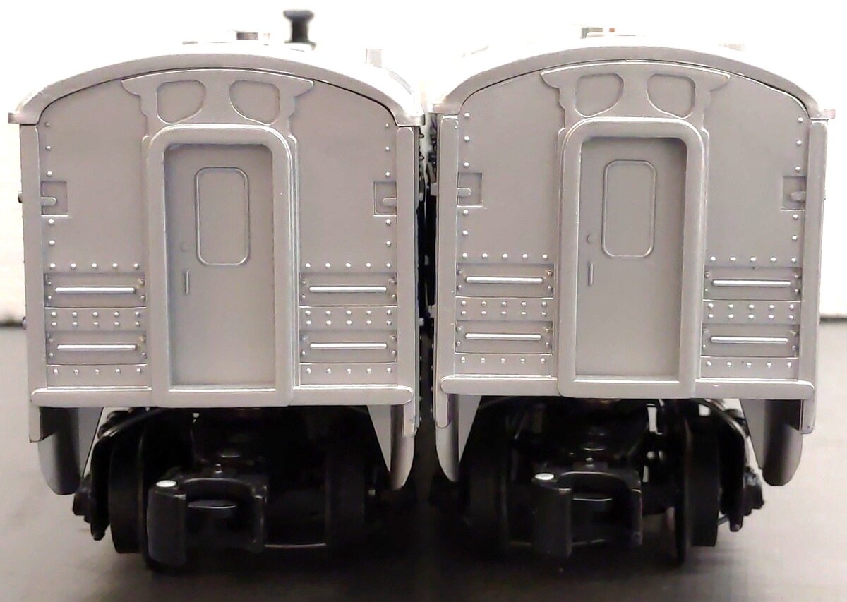 Lionel 6-27772 O Santa Fe Streamlined Blue Stripe Passenger Cars (Set of 2) EX/Box