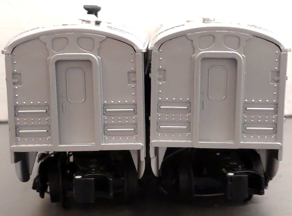 Lionel 6-27772 O Santa Fe Streamlined Blue Stripe Passenger Cars (Set of 2) EX/Box