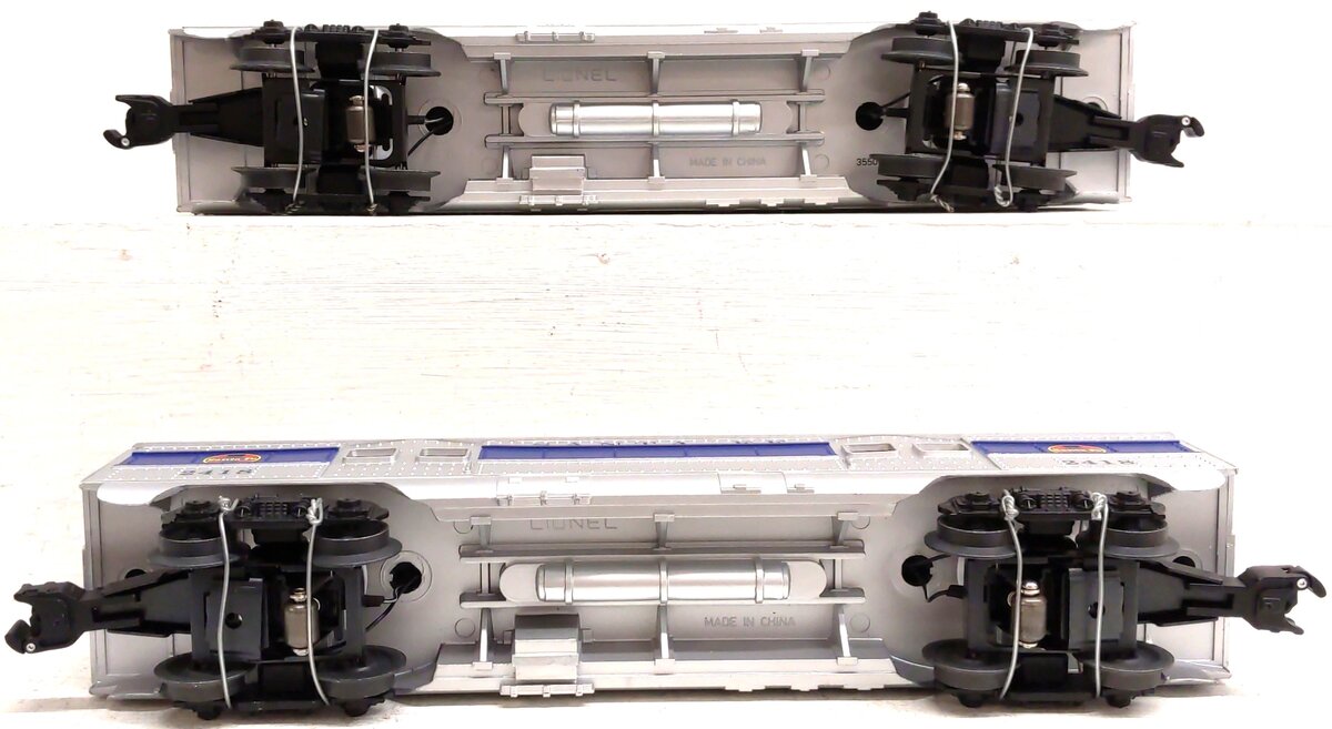 Lionel 6-27772 O Santa Fe Streamlined Blue Stripe Passenger Cars (Set of 2) EX/Box