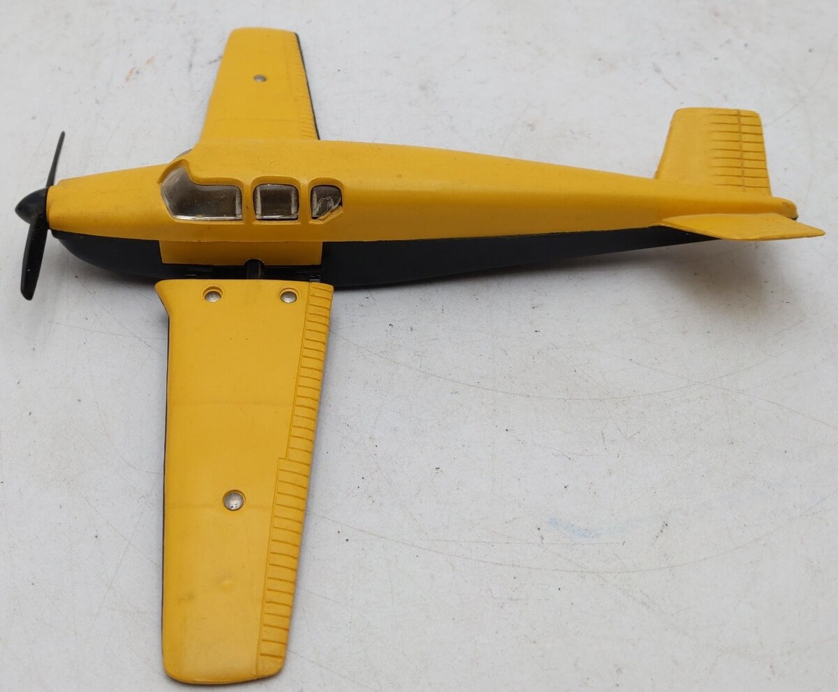 Lionel 6800 Vintage O Flatcar with Yellow over Black Airplane VG/Box