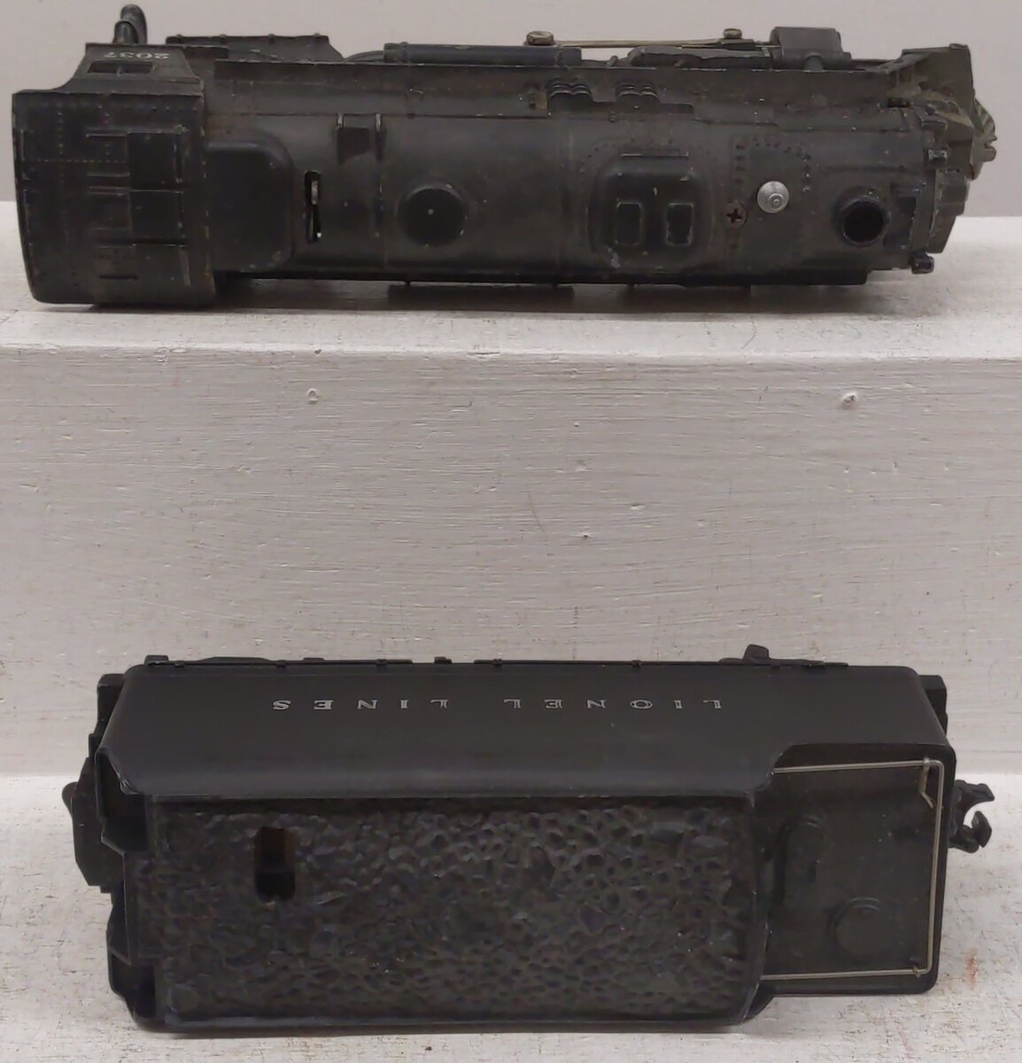Lionel 2037 Vintage O 2-6-4 Die-Cast Steam Locomotive w/ 6466WX Tender VG