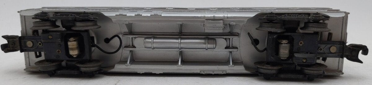Lionel 2422 Vintage O Lionel Lines Chatham Lighted Pullman Car with Silver Roof VG/Box