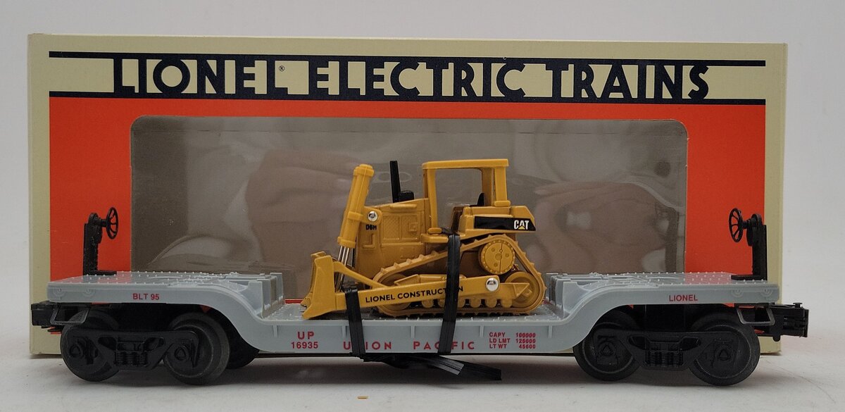 Lionel 6-16935 O Gauge Union Pacific Flatcar with Ertl Bulldozer EX/Box