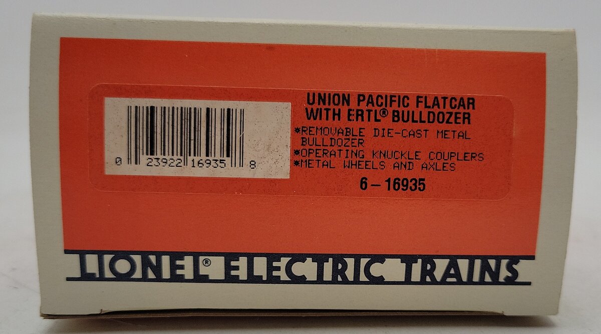 Lionel 6-16935 O Gauge Union Pacific Flatcar with Ertl Bulldozer EX/Box
