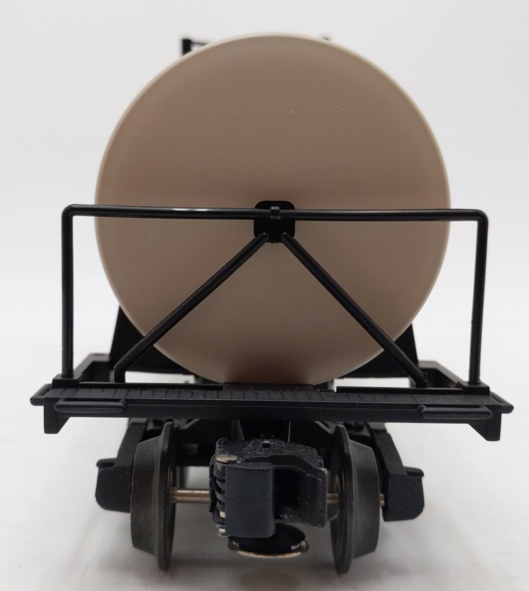 Lionel 6-17901 O Gauge Chevron Uni-body Tank Car LN/Box
