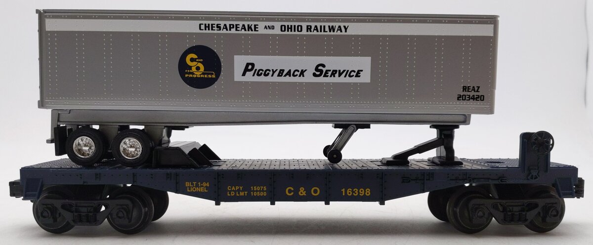 Lionel 6-16398 Chesapeake & Ohio Flatcar w/ C&O Trailer EX/Box