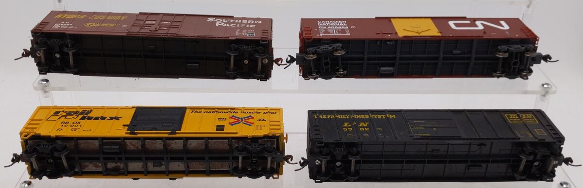 HO Scale Assorted Boxcars [4] VG