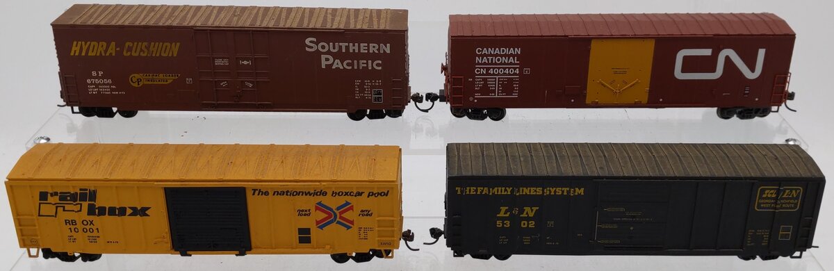HO Scale Assorted Boxcars [4] VG