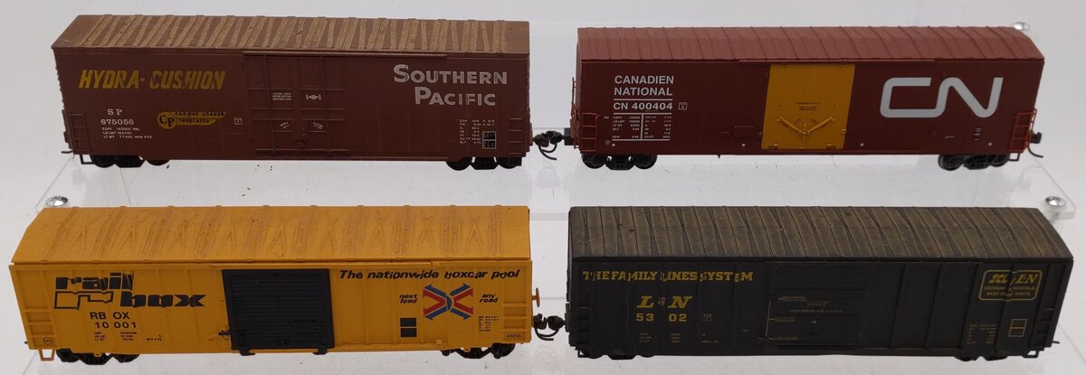 HO Scale Assorted Boxcars [4] VG