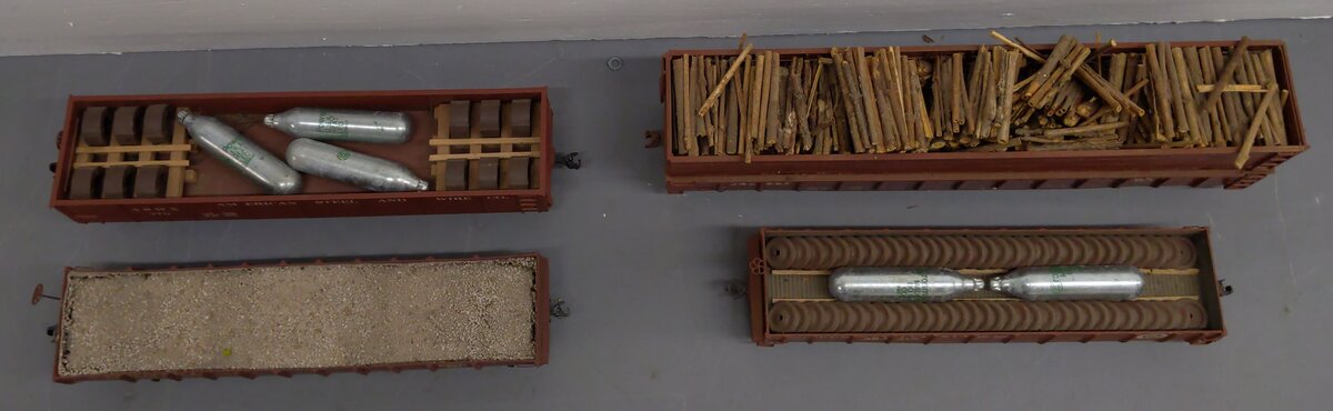 Assorted O Scale Hopper Cars 2-Rail [4] #270 #84250 #283412 #342667 VG