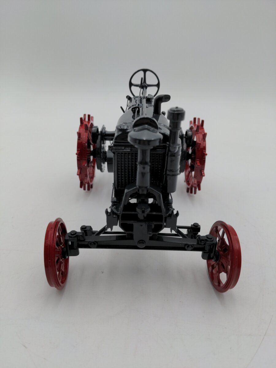 Ertl 638 1:16 Scale Precision Series "The Farmall F-20" Diecast Tractor LN/Box