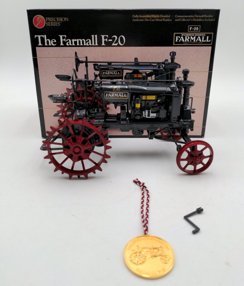 Ertl 638 1:16 Scale Precision Series "The Farmall F-20" Diecast Tractor LN/Box