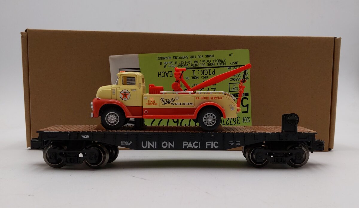 Menards 279-8314 O Scale Union Pacific Flatcar w/Ray's Wreckers Tow Truck #7020 LN/Box
