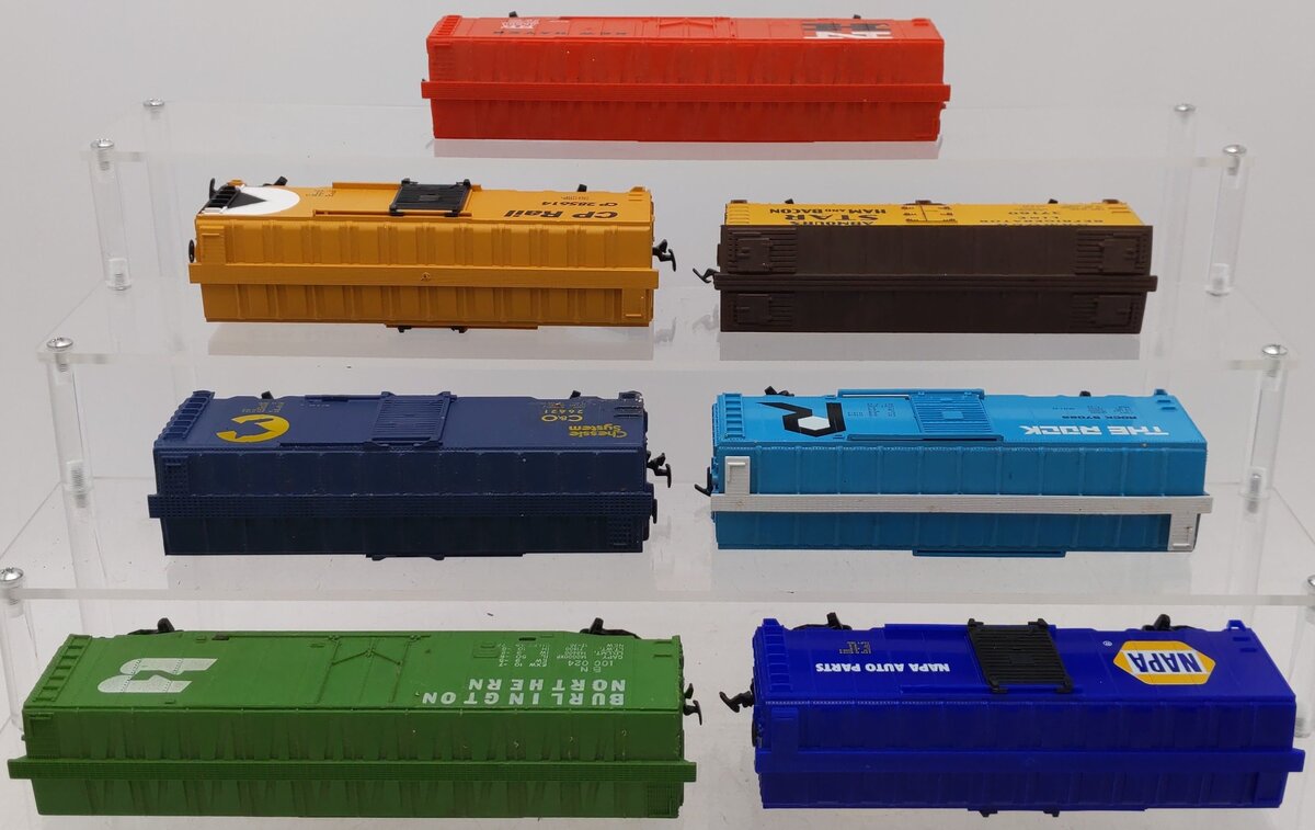 HO Scale Assorted Boxcars [7] VG
