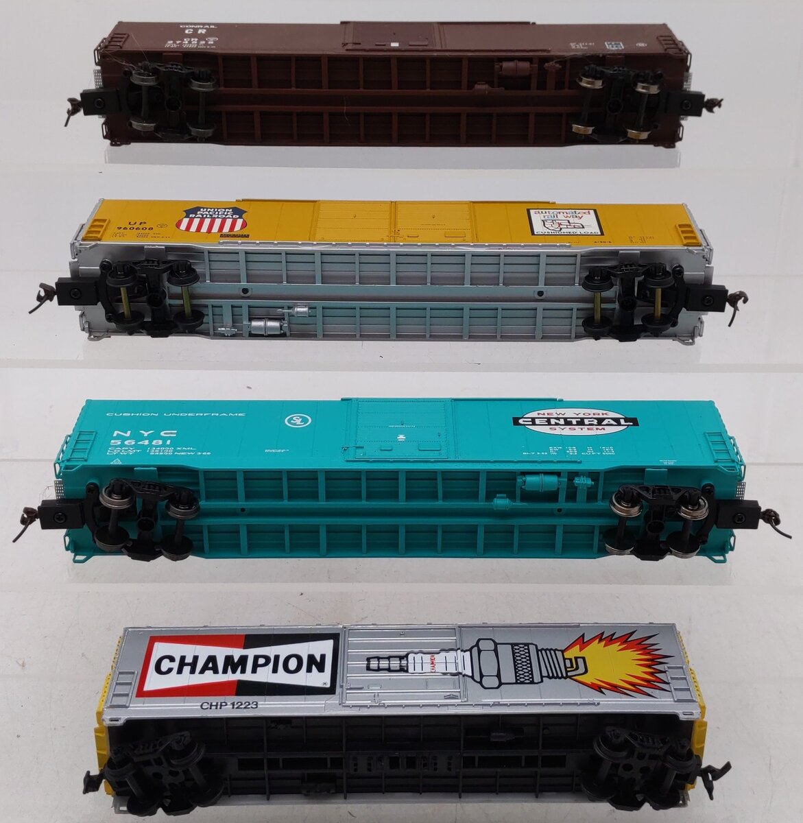 HO Scale Assorted Boxcars [4] VG