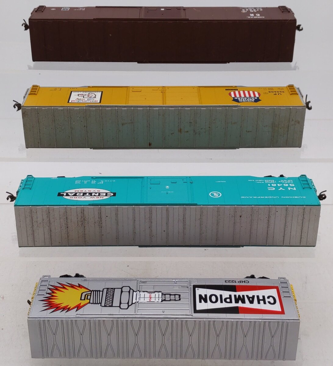 HO Scale Assorted Boxcars [4] VG