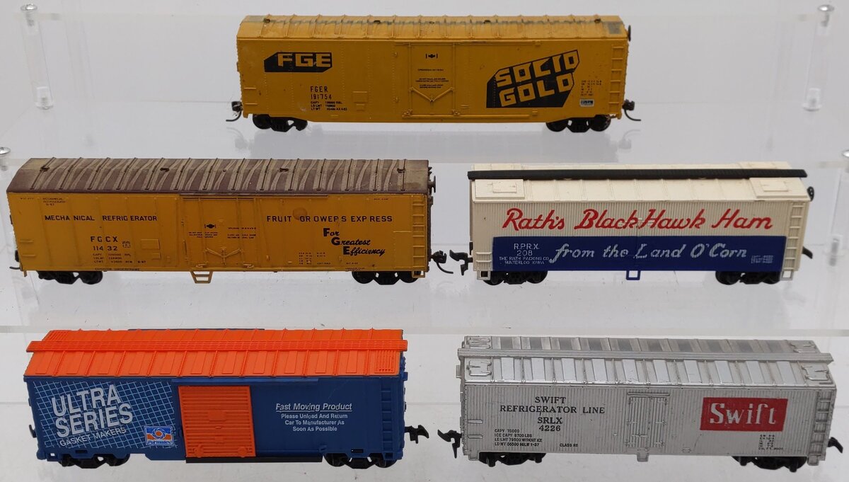 HO Scale Assorted Boxcars [5] VG