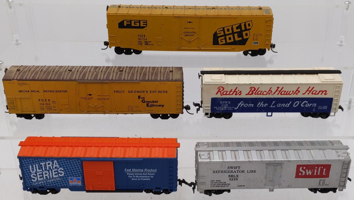 HO Scale Assorted Boxcars [5] VG