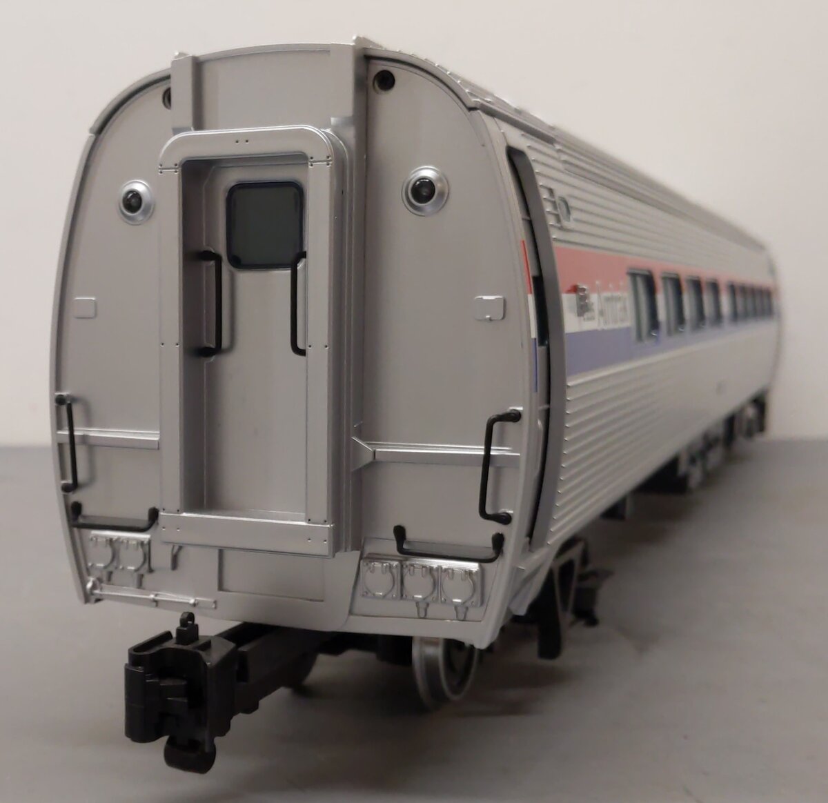 LGB 30220 Amtrak Amfleet Coach, Phase III #21285 - Metal Wheels EX/Box