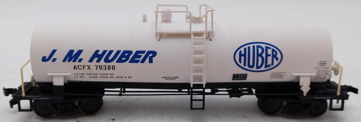 Atlas 1701 HO J.M. Huber Tank Car #79380 VG