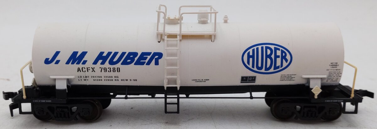 Atlas 1701 HO J.M. Huber Tank Car #79380 VG