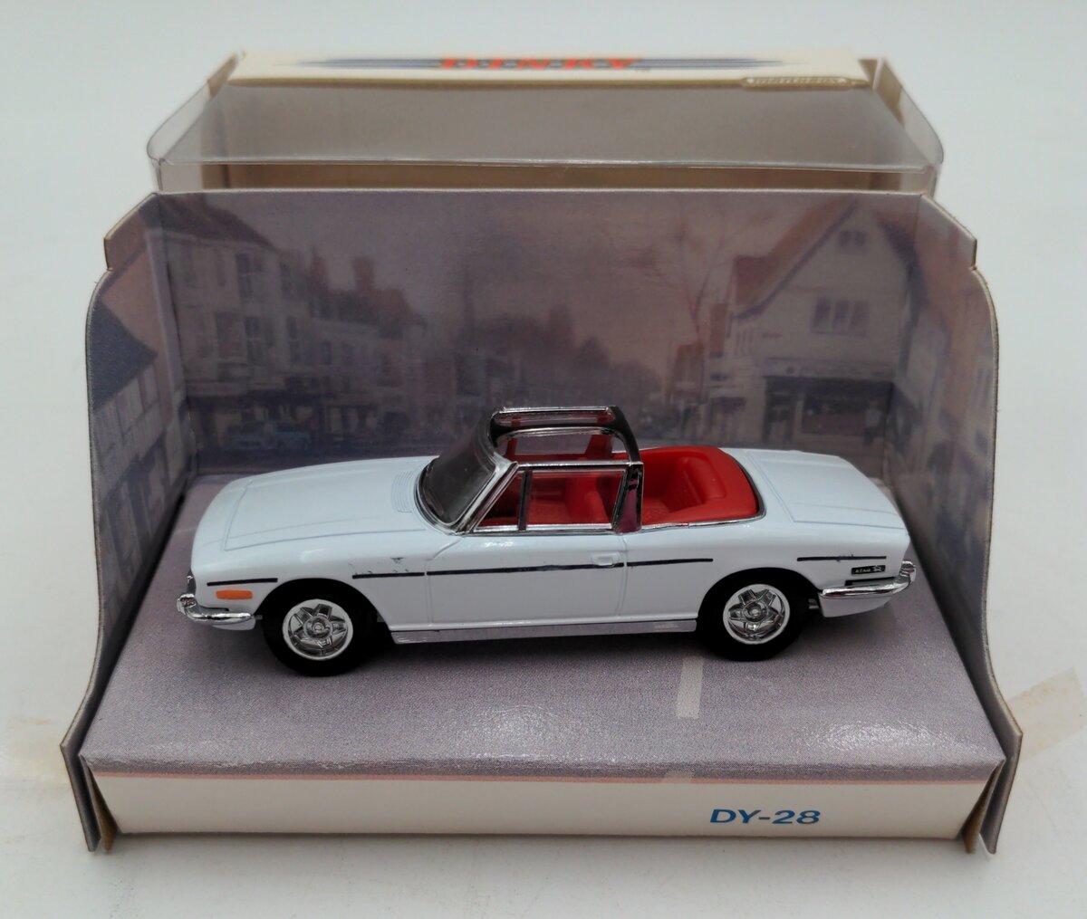 Matchbox Dinky DY-28 1:43 1969 Triumph Stag EX/Box