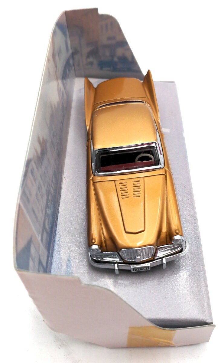 Matchbox DY-26 1:43 Studebaker Golden Hawk NIB