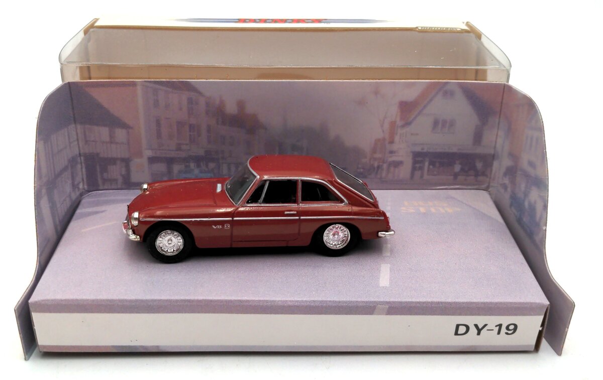 Matchbox DY-19 1:43 1973 MGBGT V8 NIB