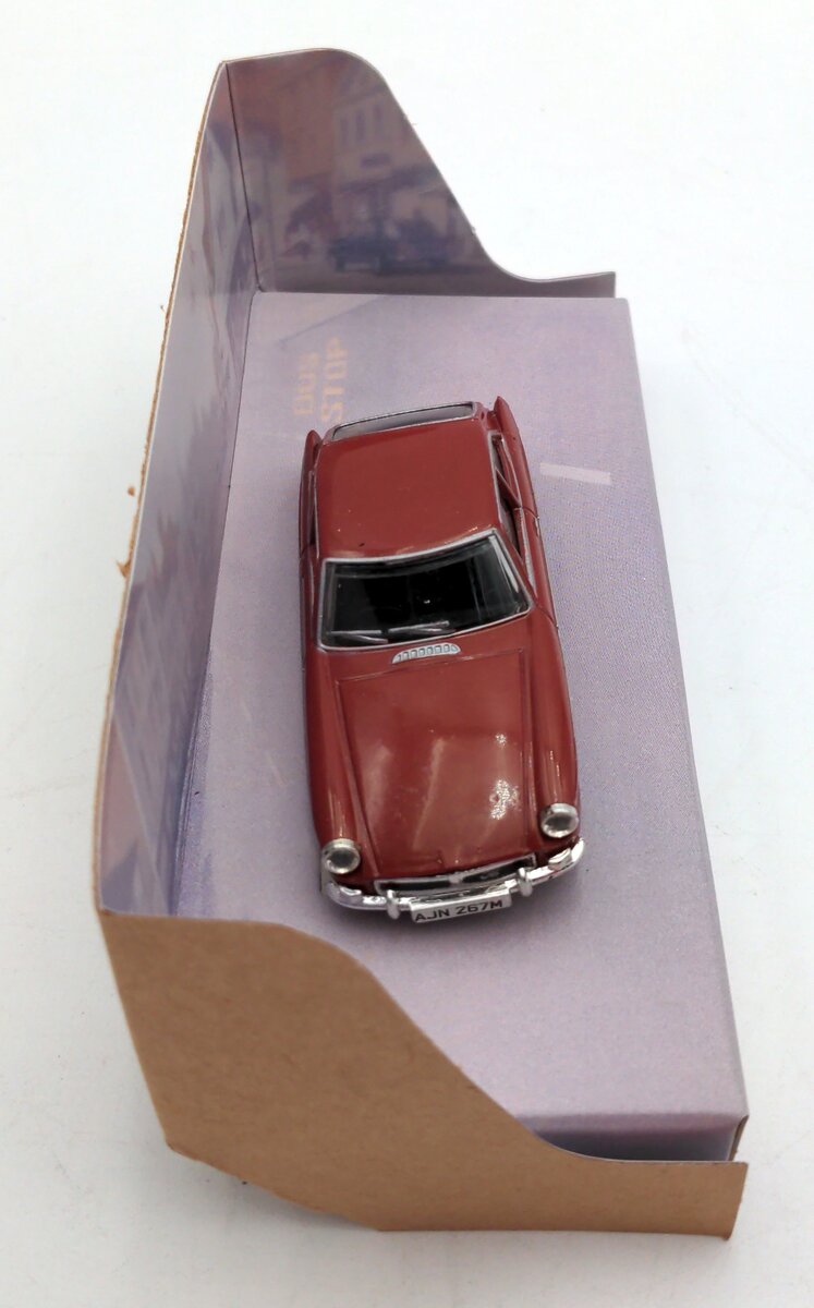 Matchbox DY-19 1:43 1973 MGBGT V8 NIB