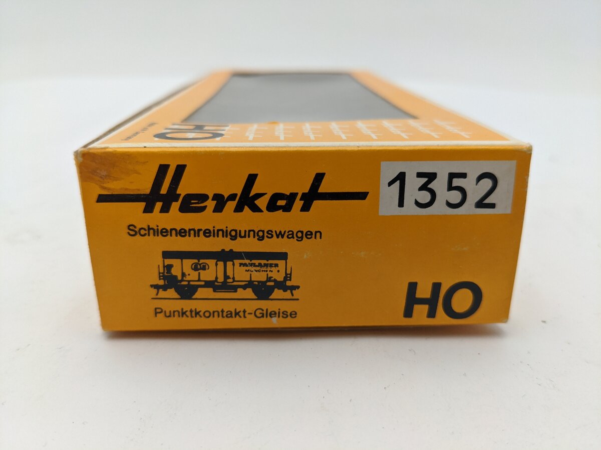 Herkat 1352 HO Scale Paulaner Munchen Track Cleaning Car VG/Box
